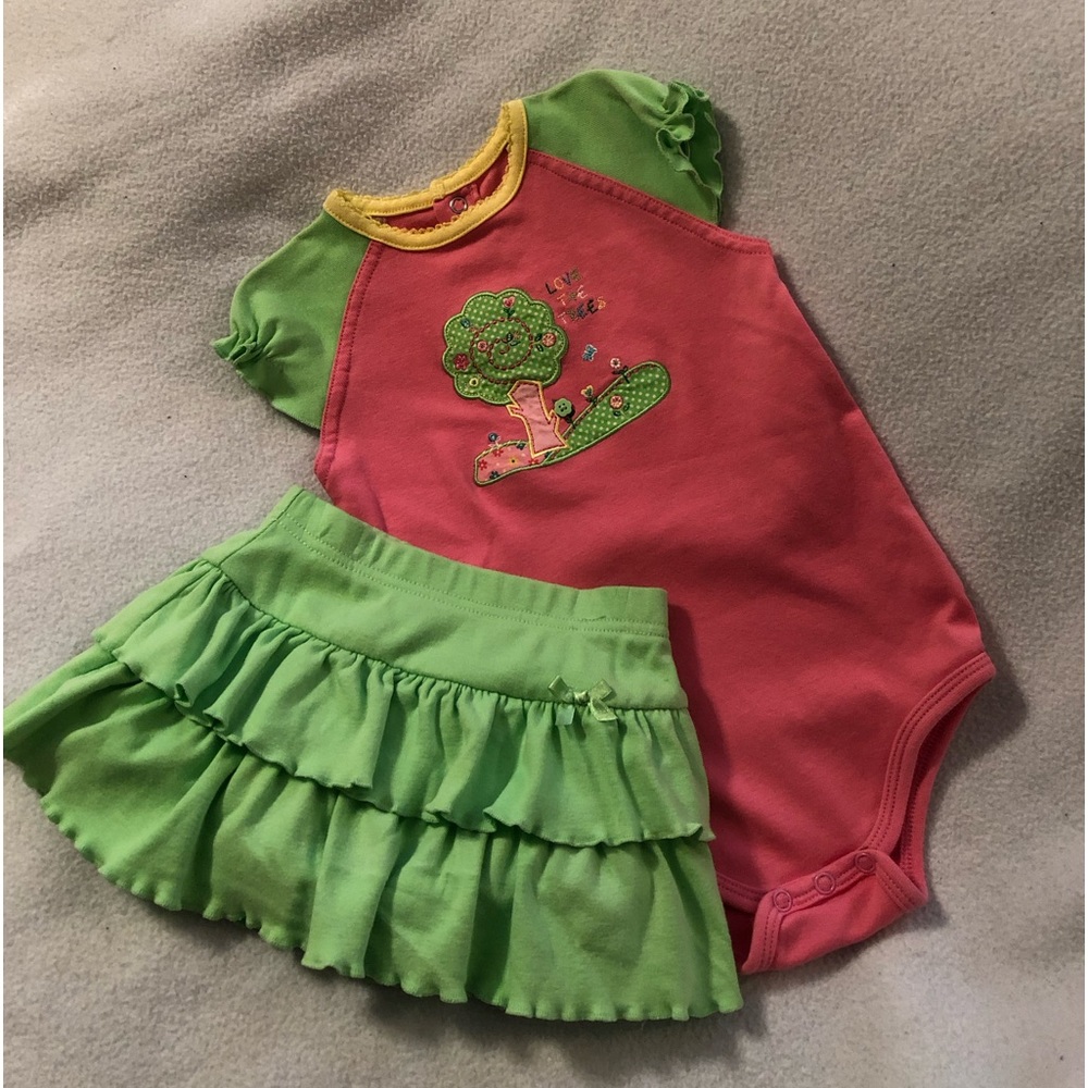 Okie Dokie bodysuit & ruffled skirt
